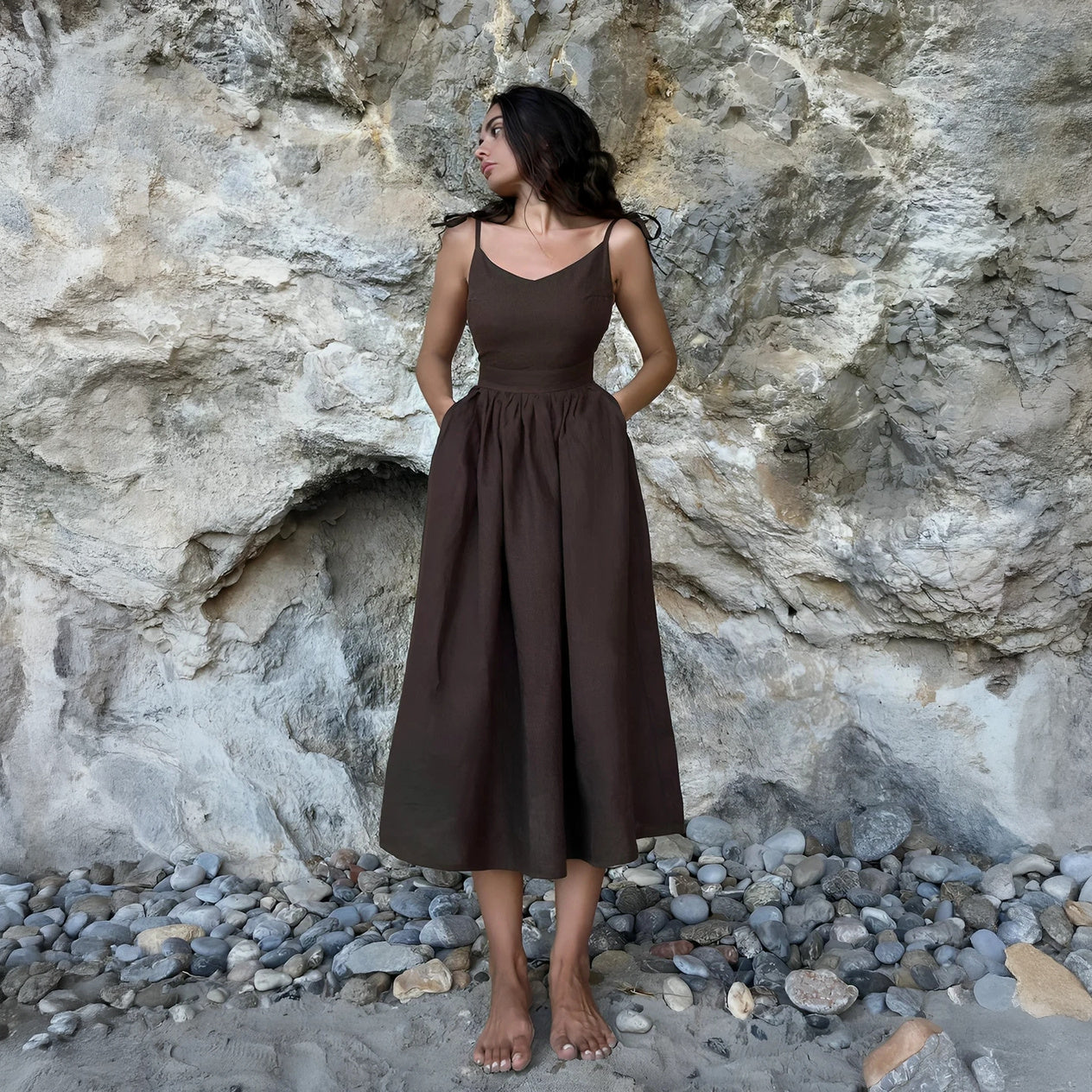 Abito Fluido Estivo con Dettagli Raffinati