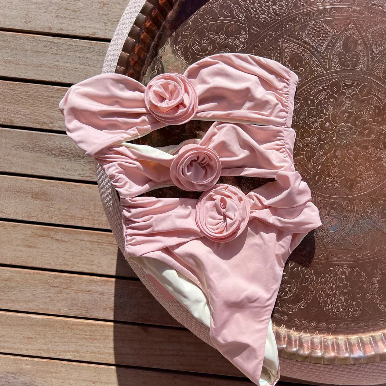 Swimwear Chic: Eleganza Estiva Italiana