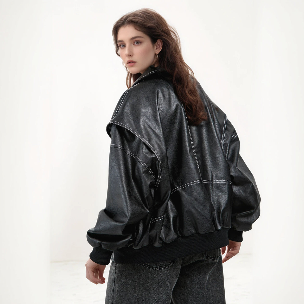 Giacca Bomber Moderna con Dettagli a Contrasto