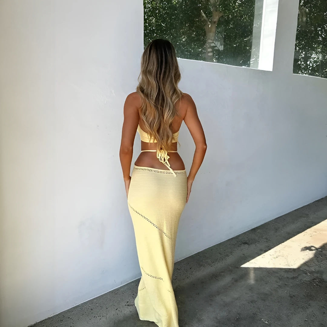 Abito Maxi con Scollo Halter e Dettagli Cutout