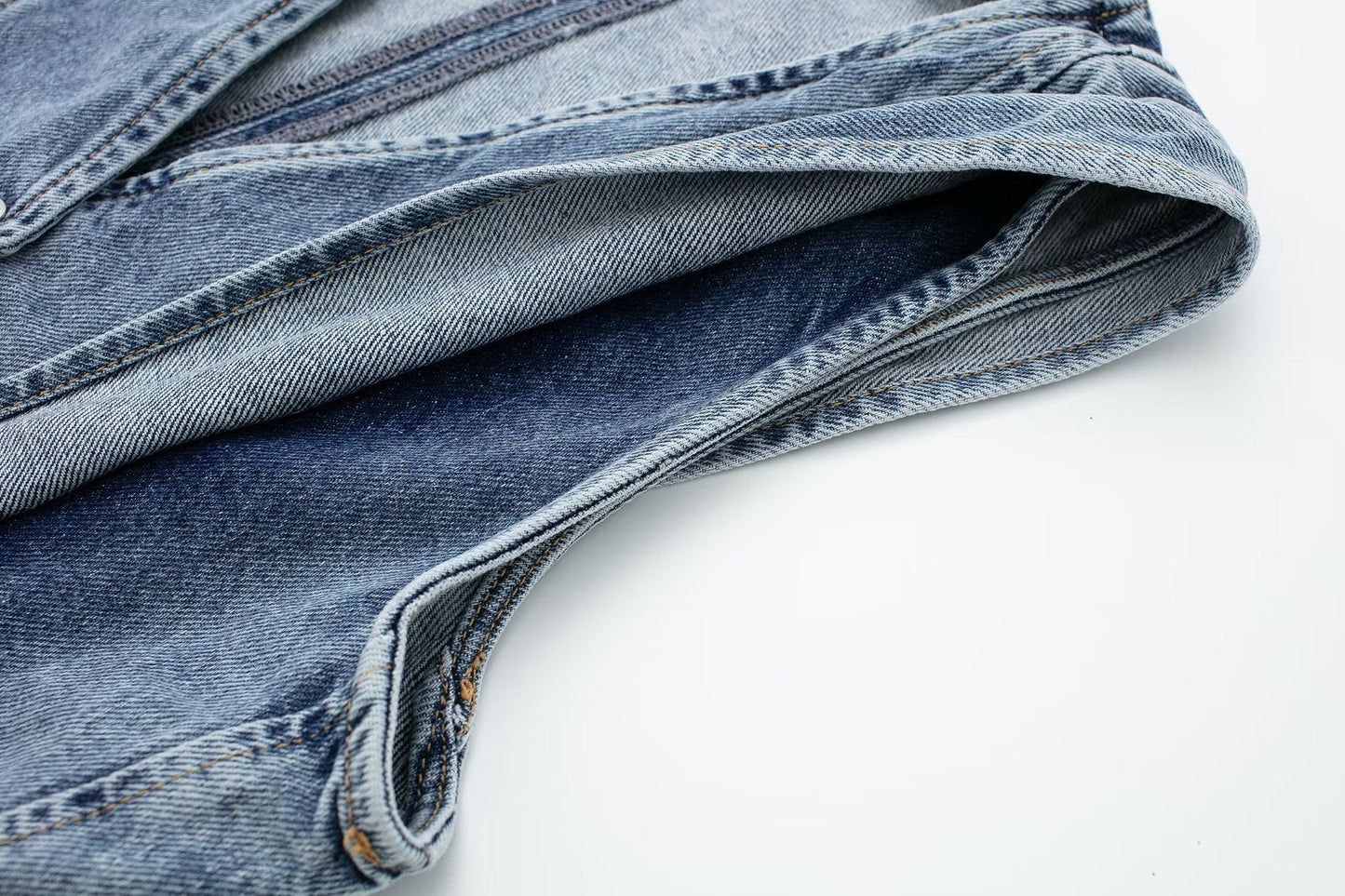Gilet in Denim Sagomato