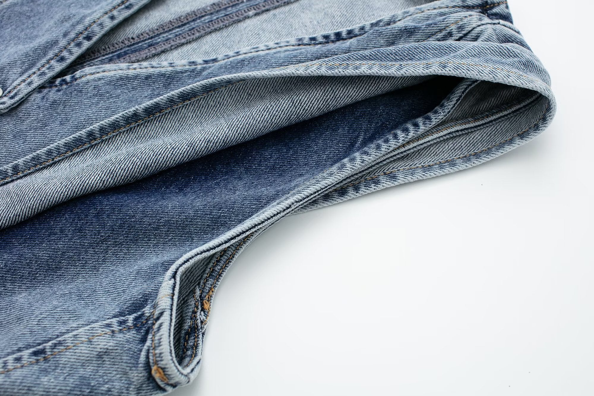 Gilet in Denim Sagomato
