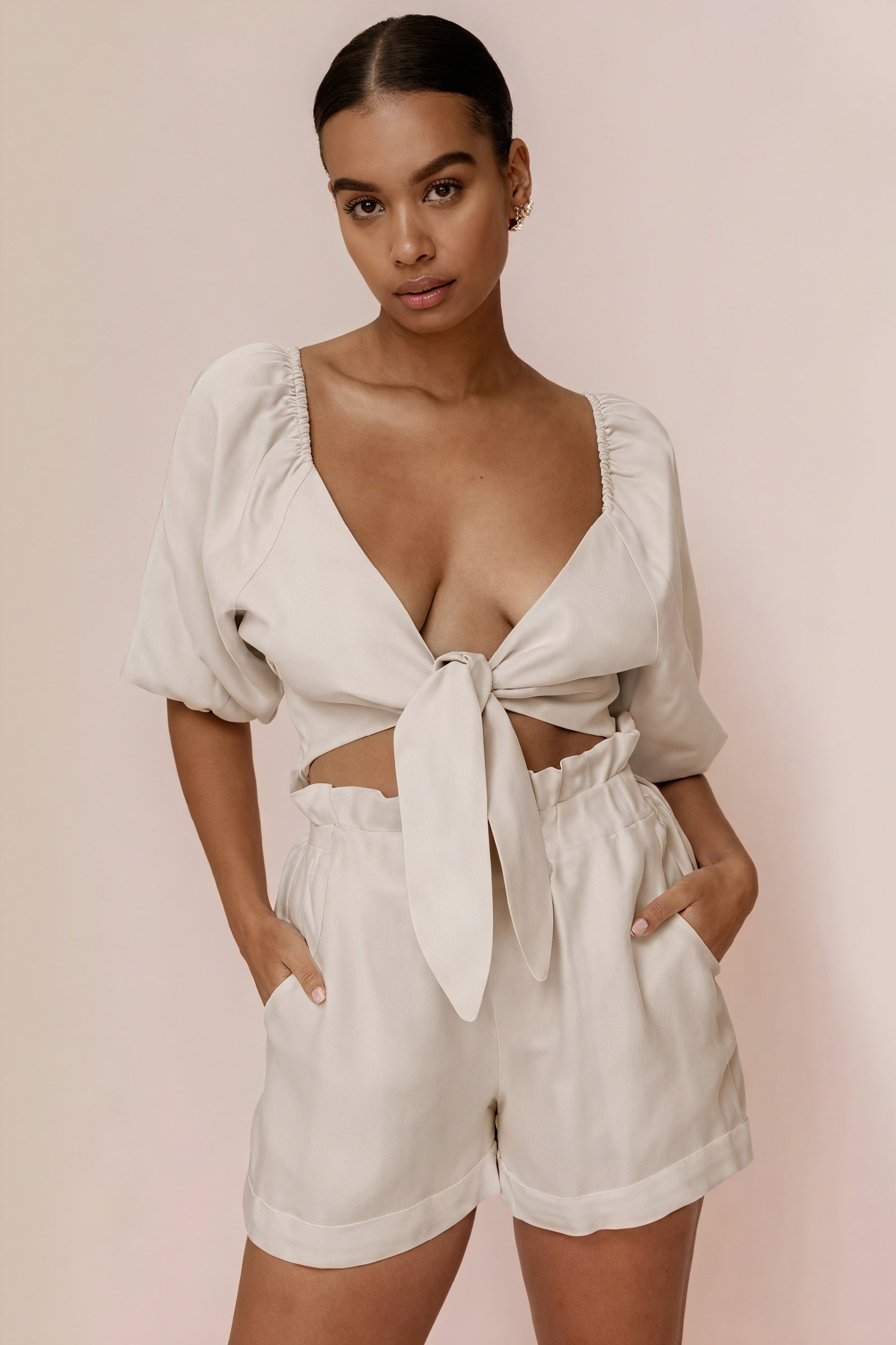 Top con Nodo e Maniche a Sbuffo