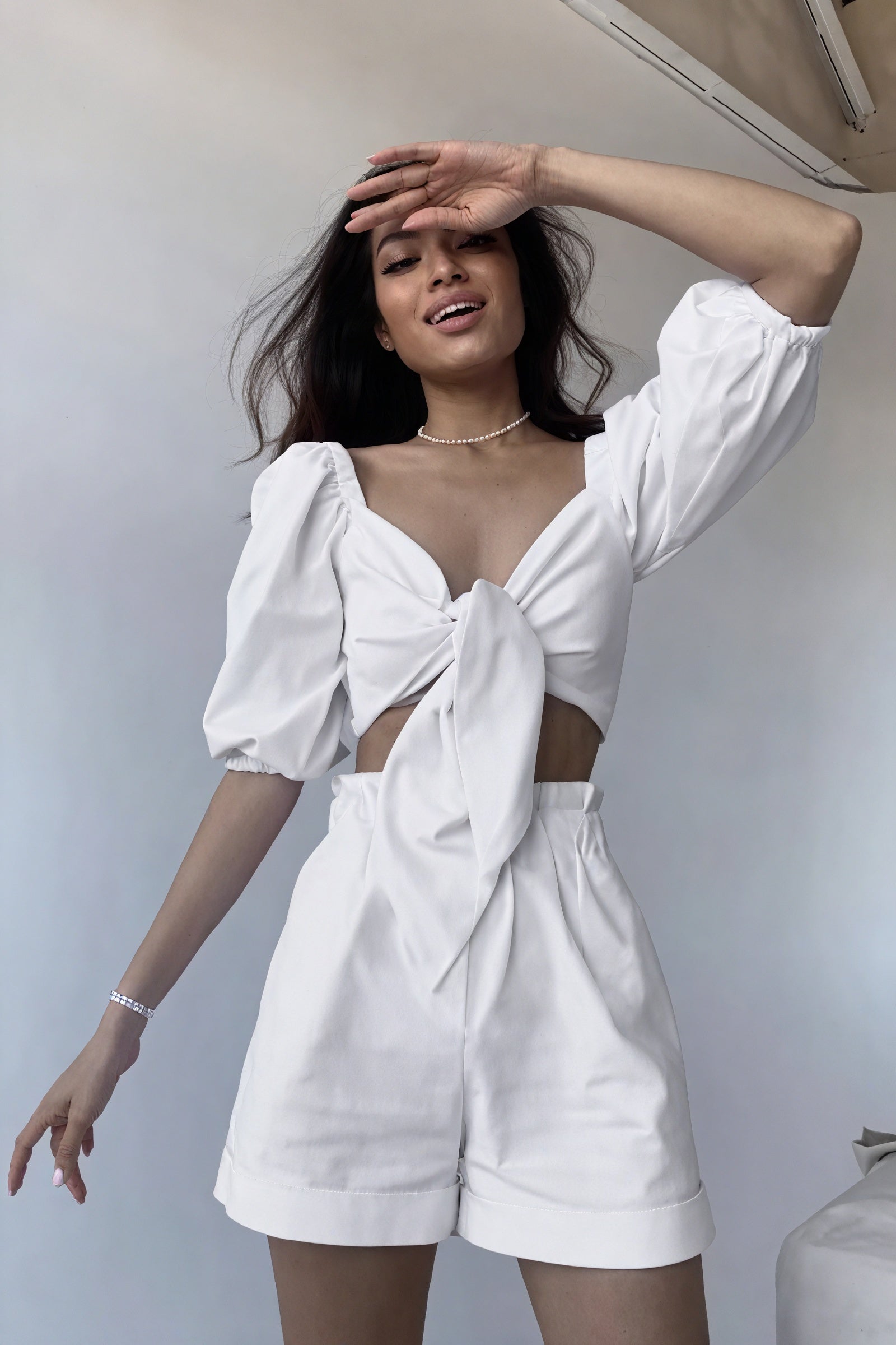 Top con Nodo e Maniche a Sbuffo