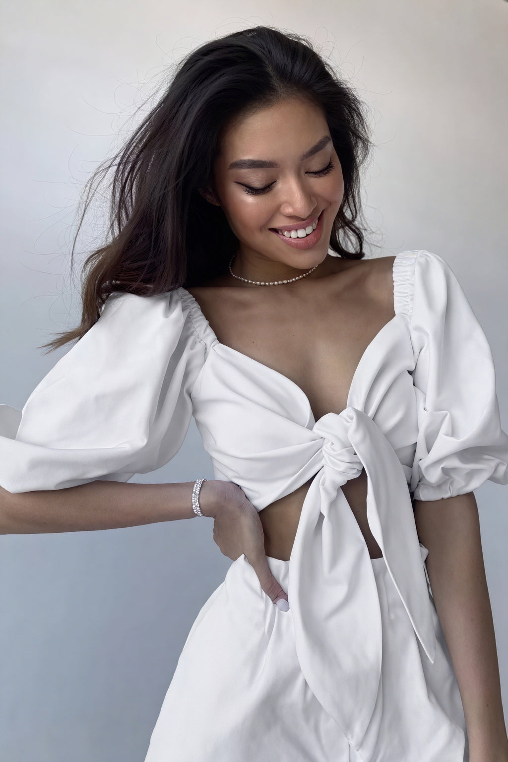 Top con Nodo e Maniche a Sbuffo