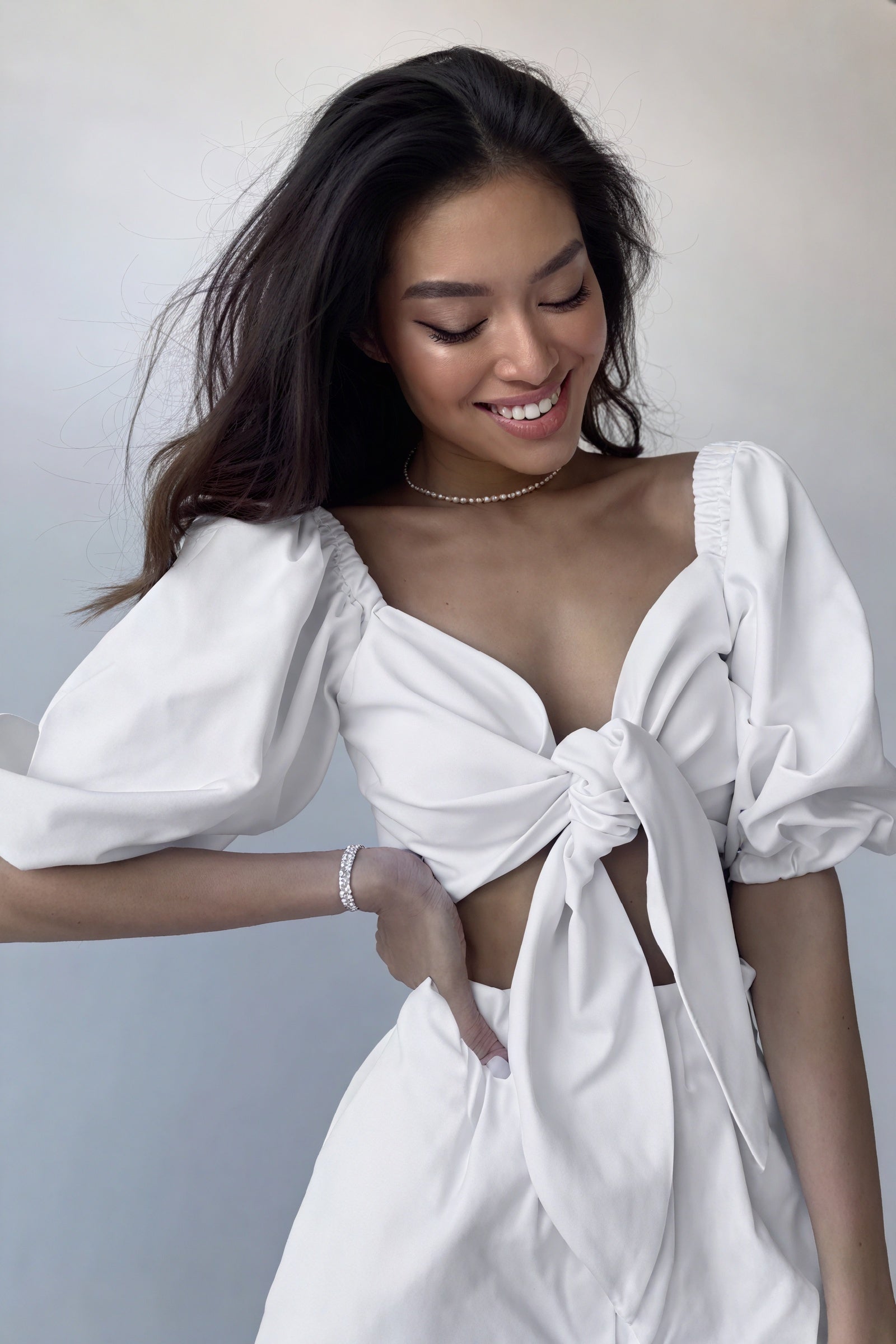 Top con Nodo e Maniche a Sbuffo