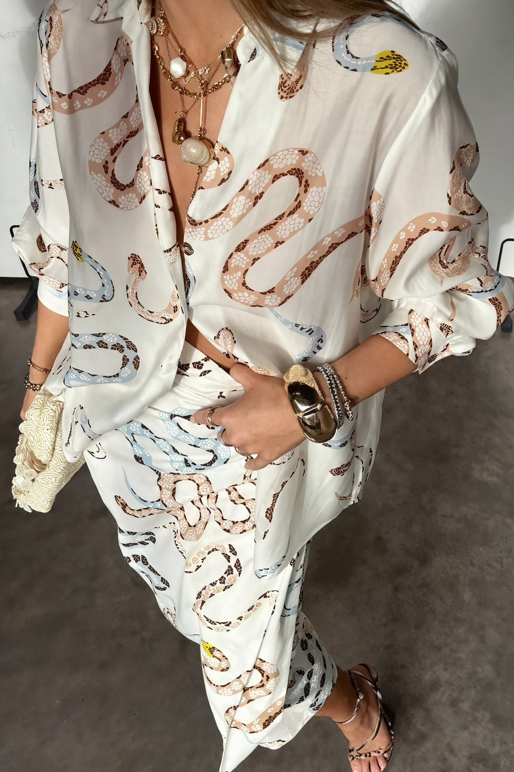 Abito Midi Stampa Serpente con Dettagli Chic