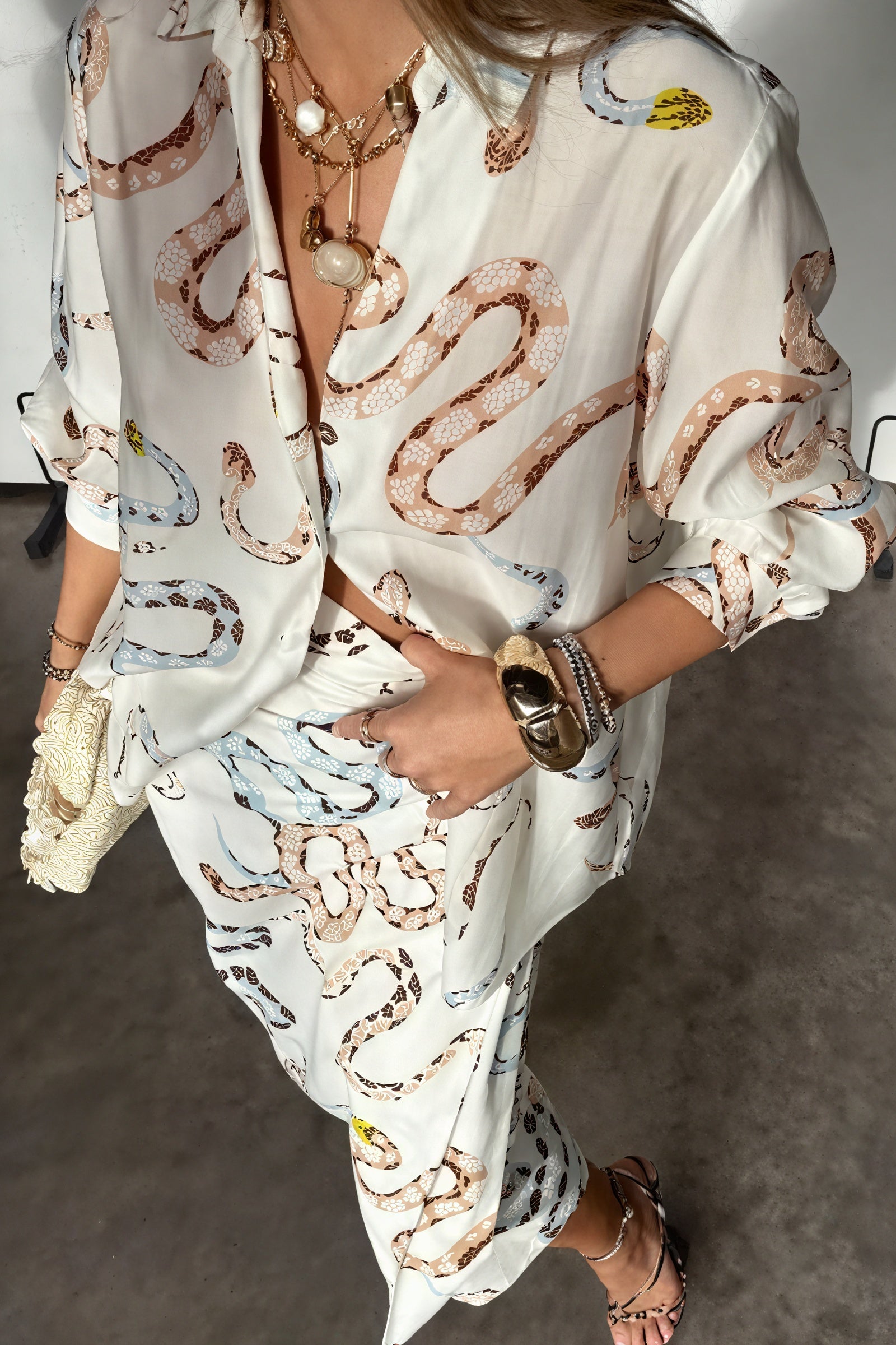 Abito Midi Stampa Serpente con Dettagli Chic