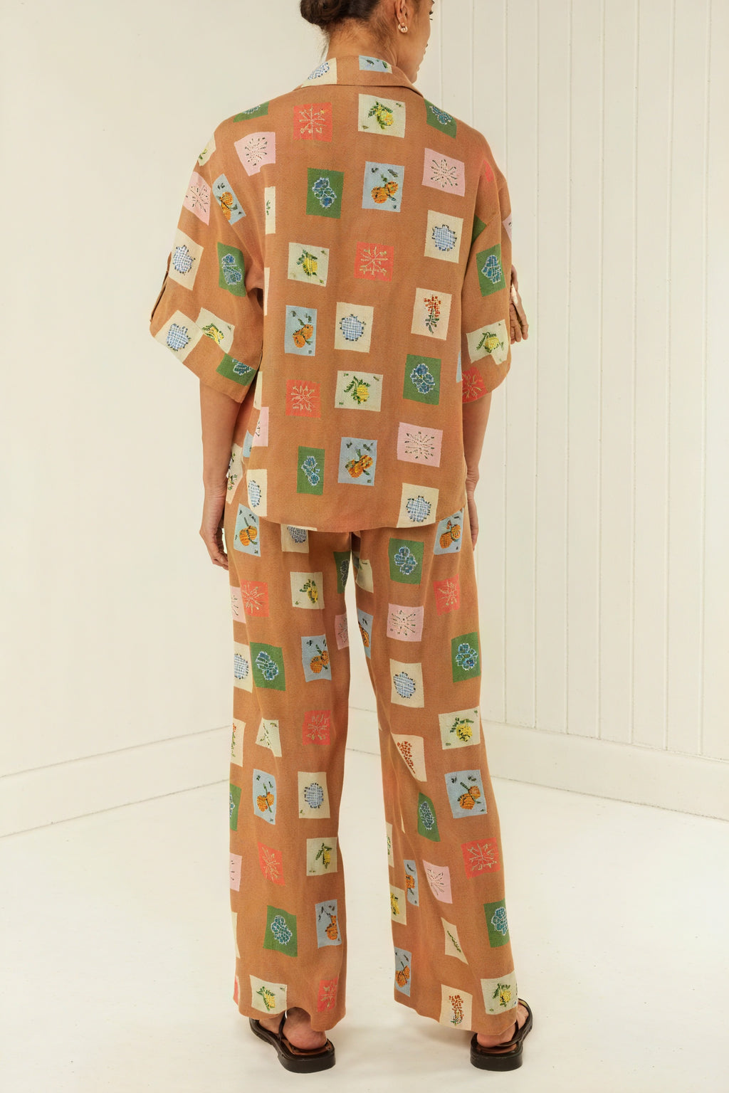 Completo Estivo in Lino con Stampa Artistica