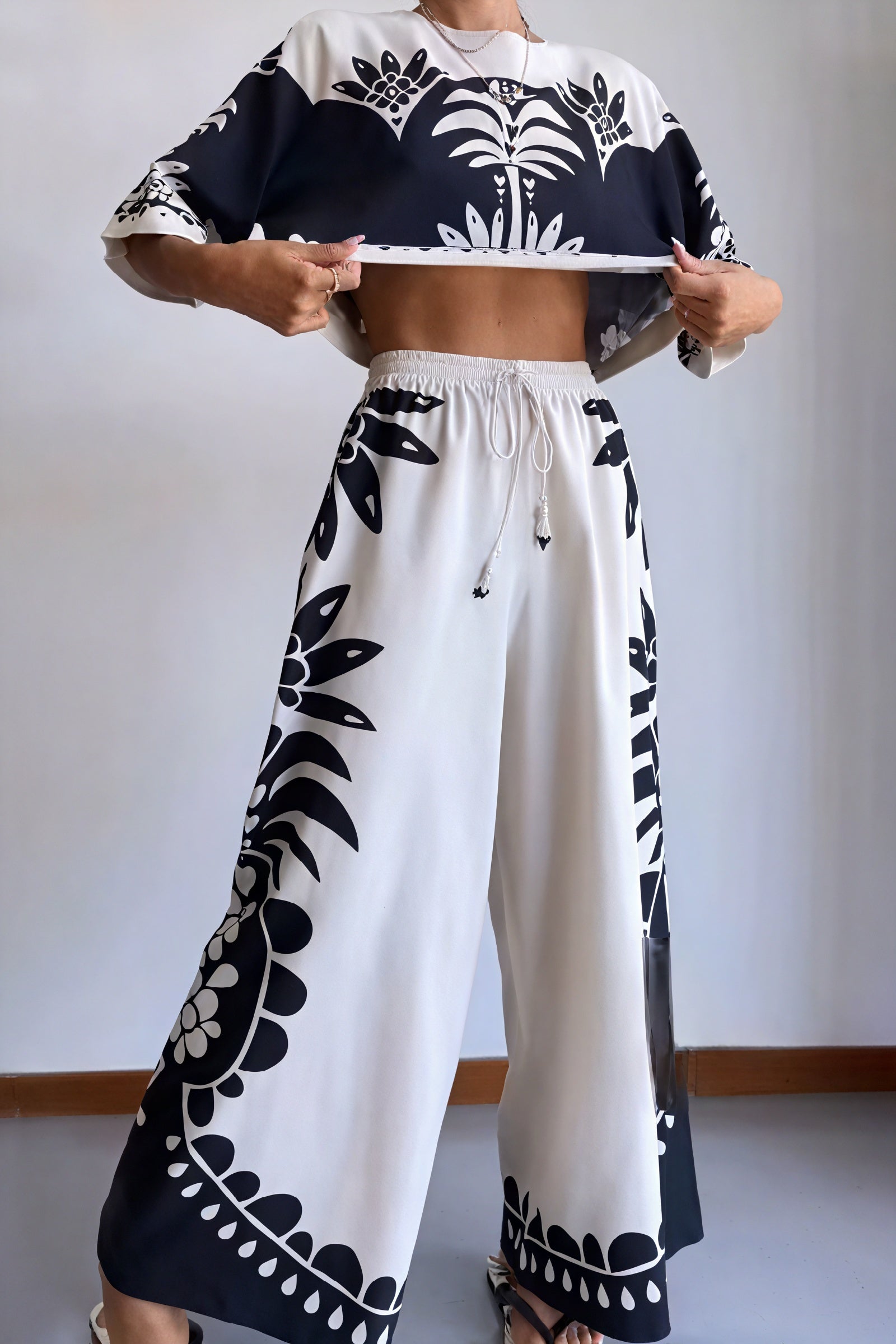 Completo Top Corto e Pantaloni Ampi