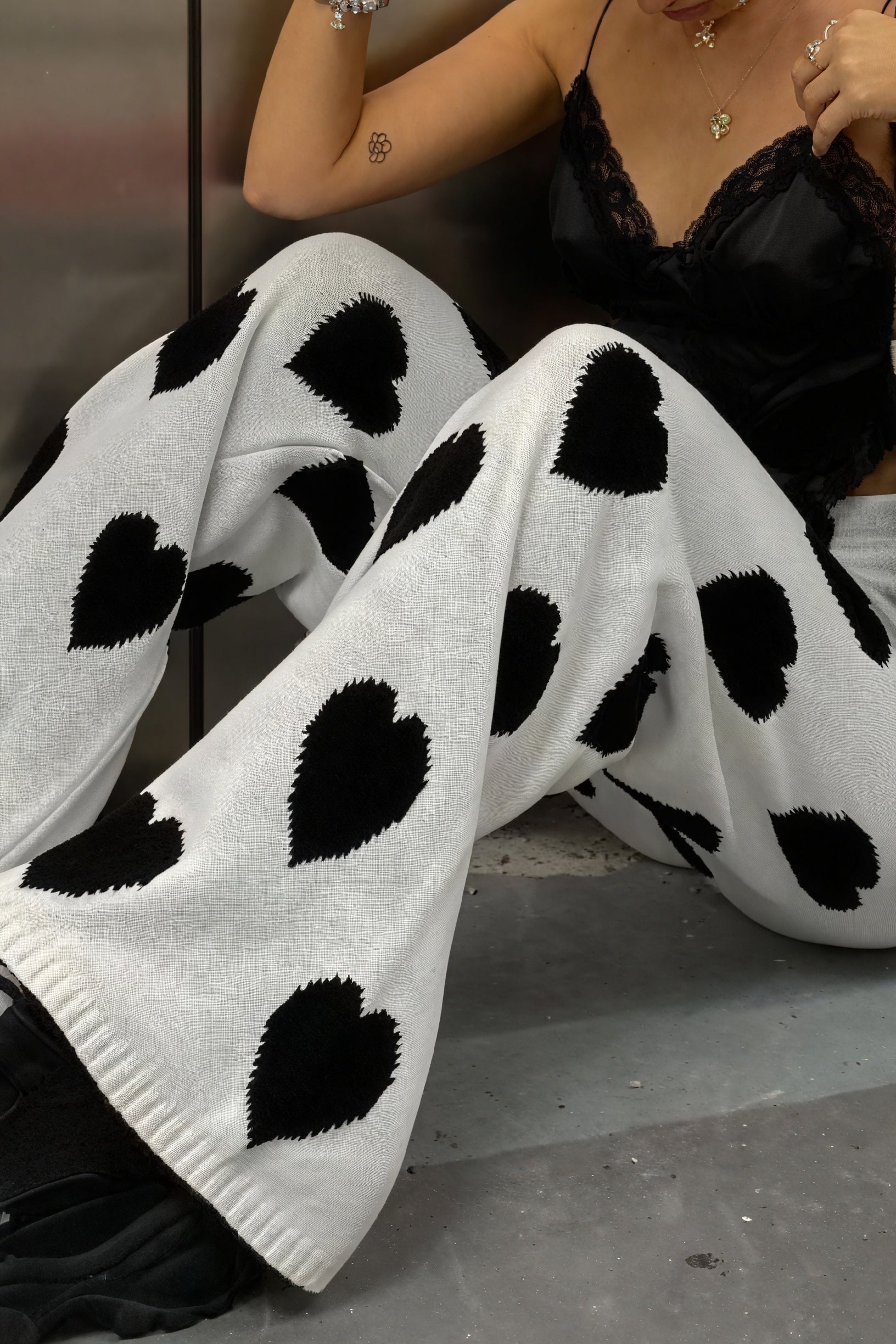 Pantaloni Knit a Gamba Larga con Cuori