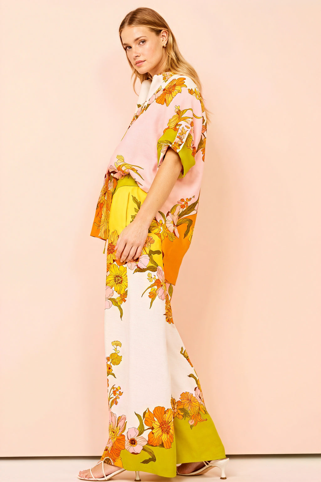 Completo Estivo Floreale - Eleganza Disinvolta