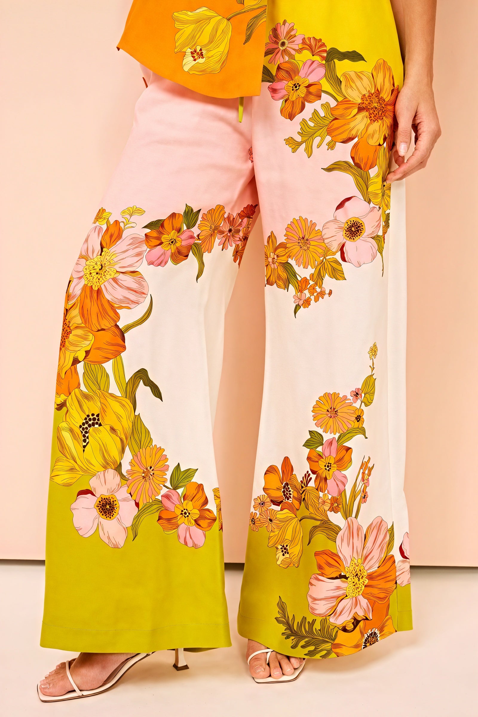 Completo Estivo Floreale - Eleganza Disinvolta