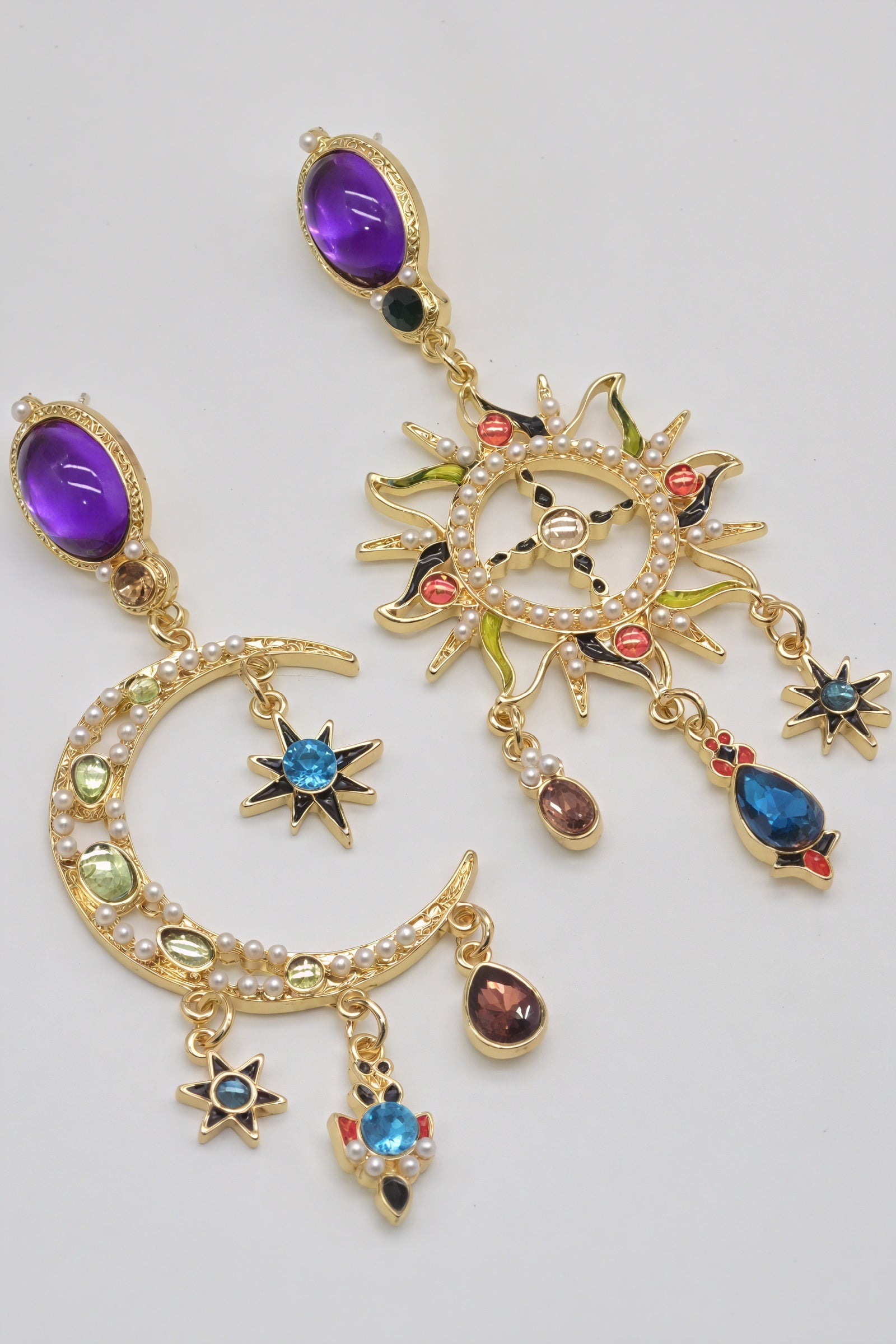 Orecchini Sole Dorato con Gemme