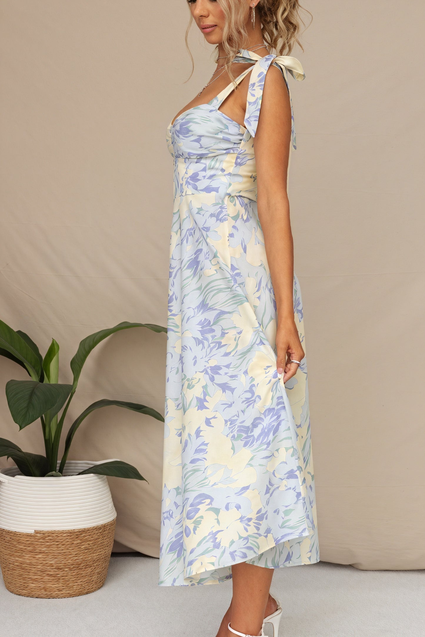 Abito Midi Floreale con Bretelle Annodabili