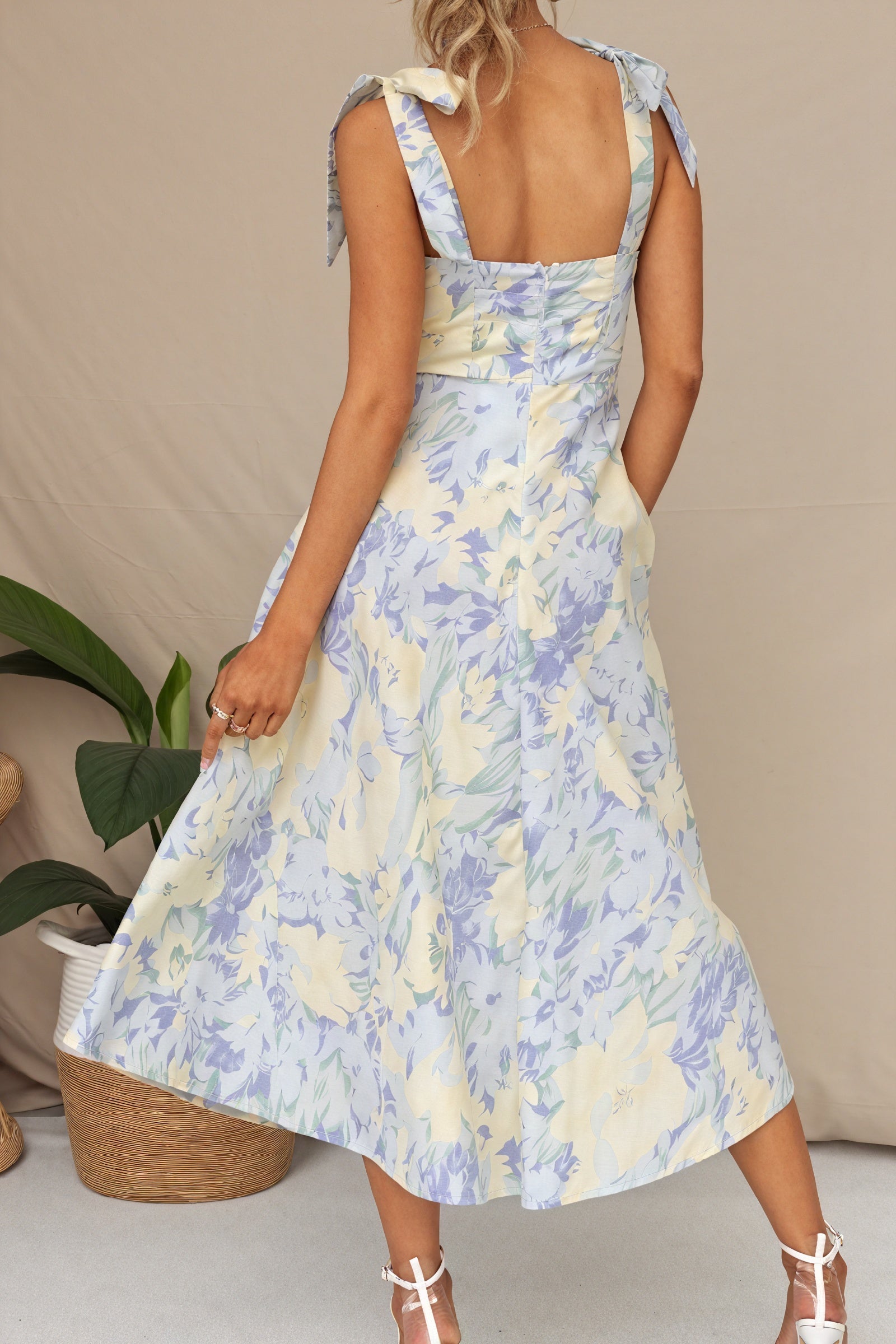 Abito Midi Floreale con Bretelle Annodabili