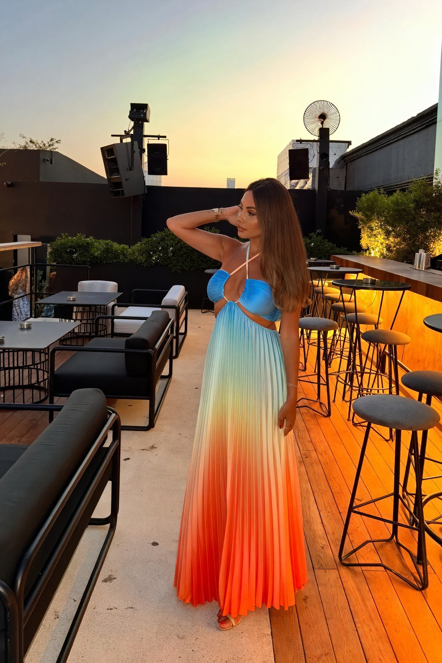 Abito Maxi Plissettato con Scollo Halter