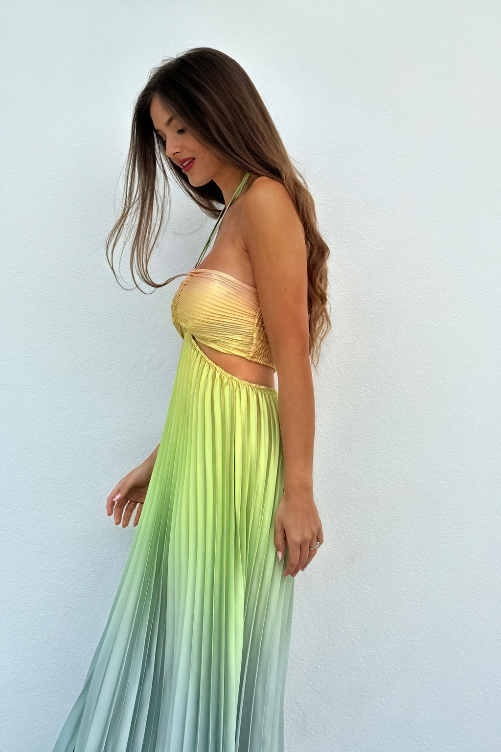 Abito Maxi Plissettato con Scollo Halter