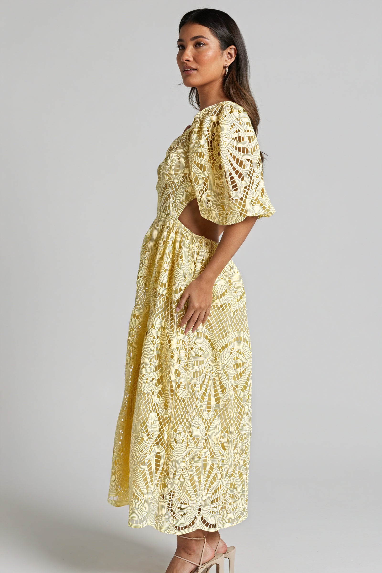 Abito Midi con Dettagli Laser Cut