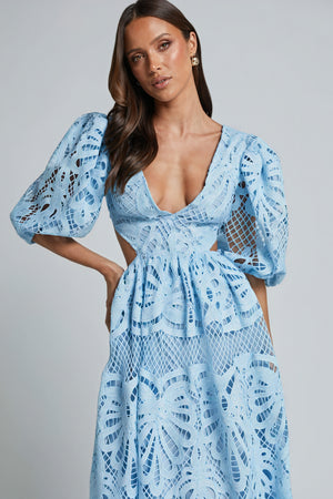 Abito Midi con Dettagli Laser Cut