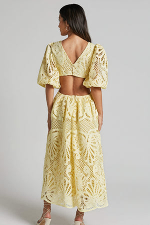 Abito Midi con Dettagli Laser Cut