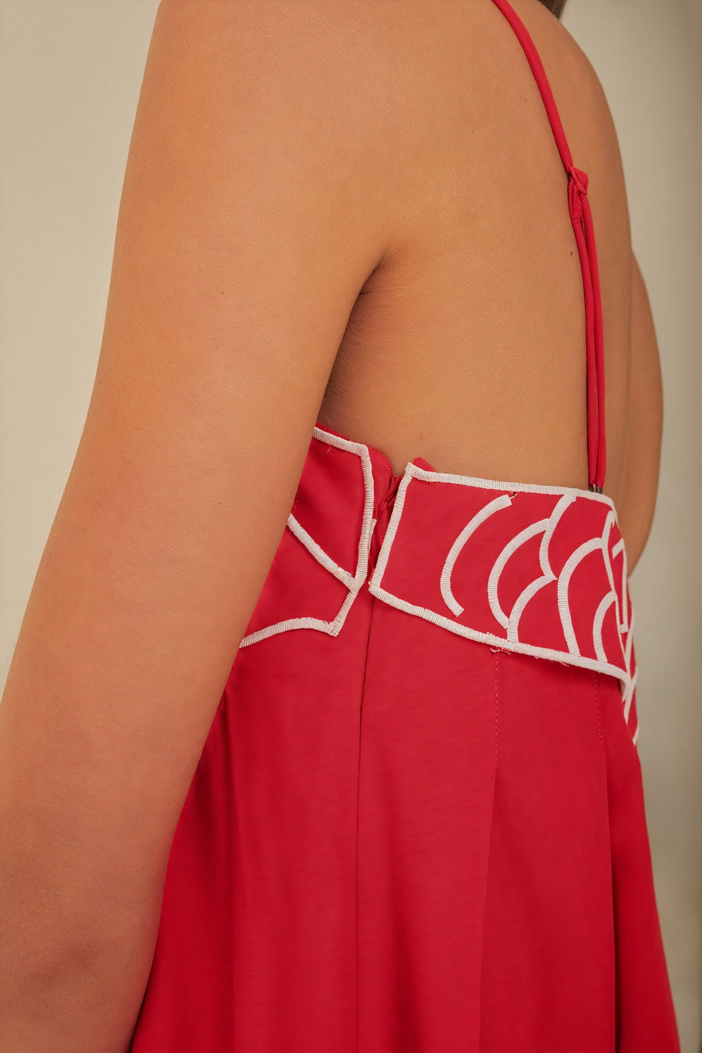 Abito Lungo con Applicazione Artistica