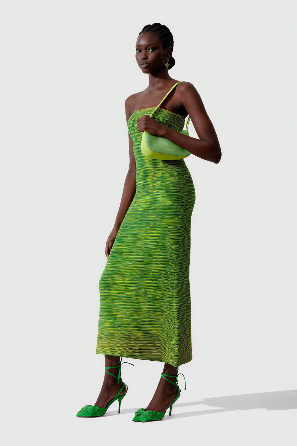 Abito a righe orizzontali senza spalline