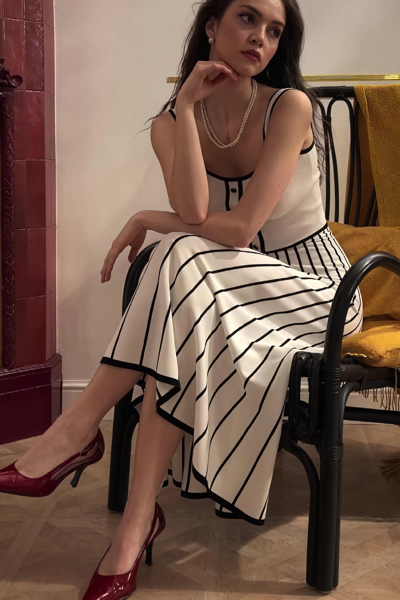 Abito Midi a Strisce con Bottoni