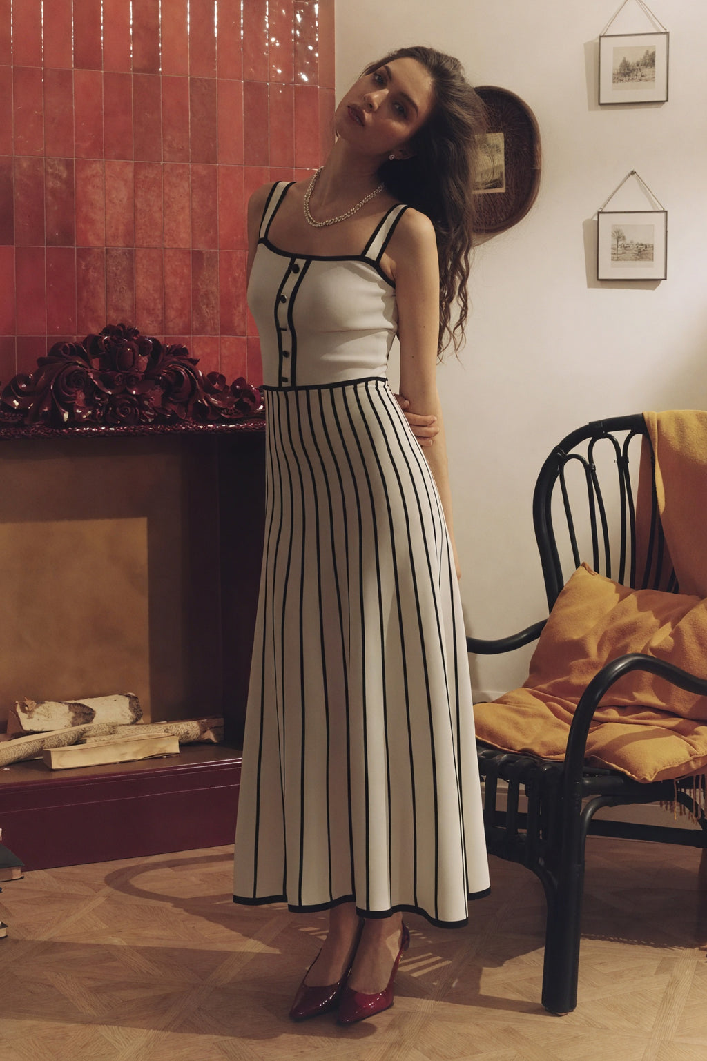 Abito Midi a Strisce con Bottoni