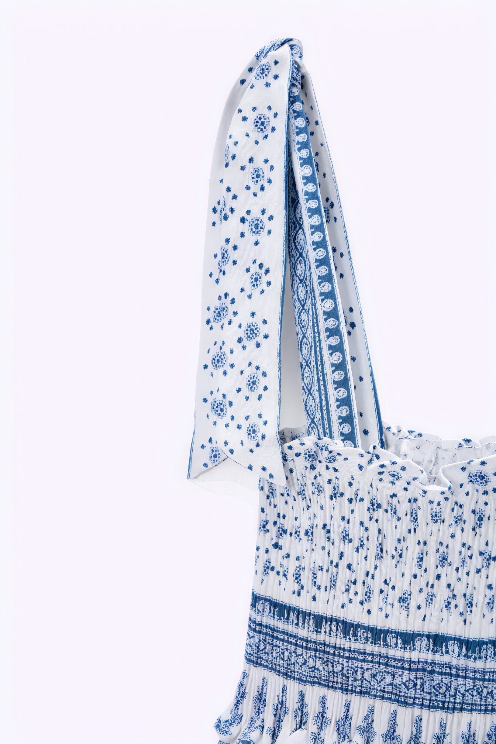 Abito Midi Estivo con Dettagli Smock e Volant