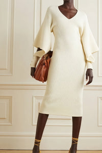 Abito Midi Elegante con Maniche a Mantella