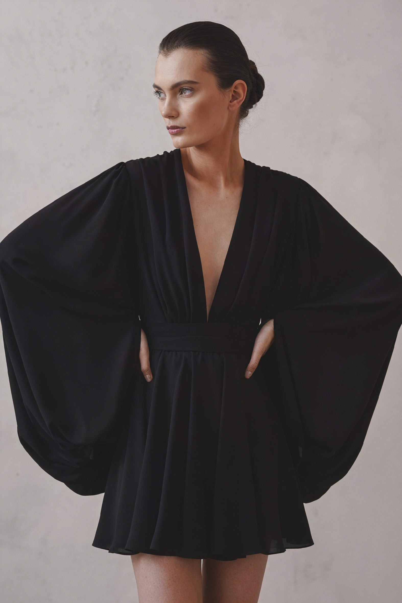 Abito Elegante con Maniche Voluminose