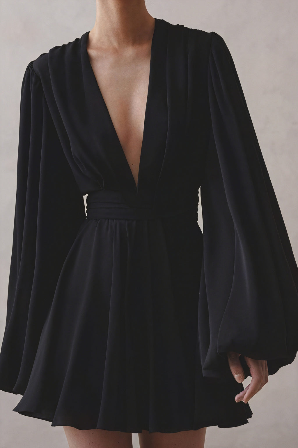 Abito Elegante con Maniche Voluminose