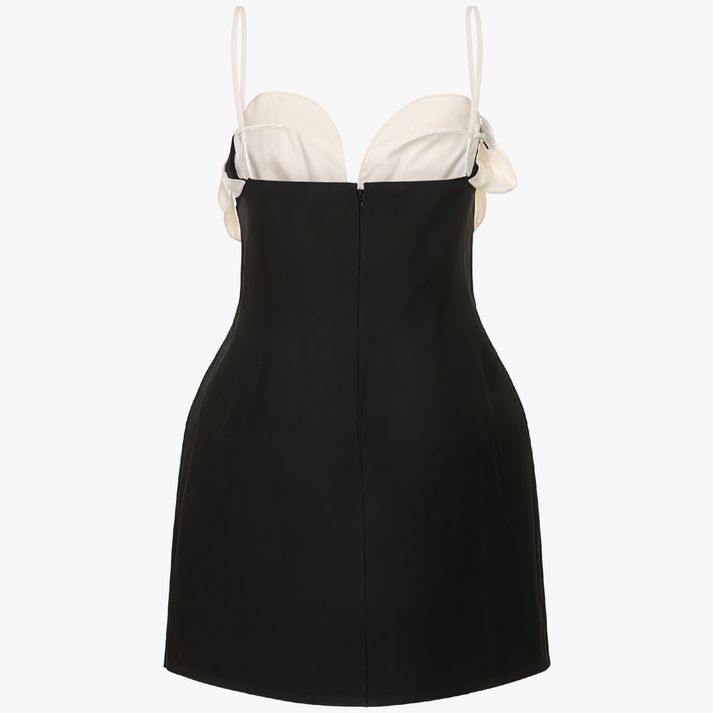 Abito Scultoreo - Eleganza Moderna