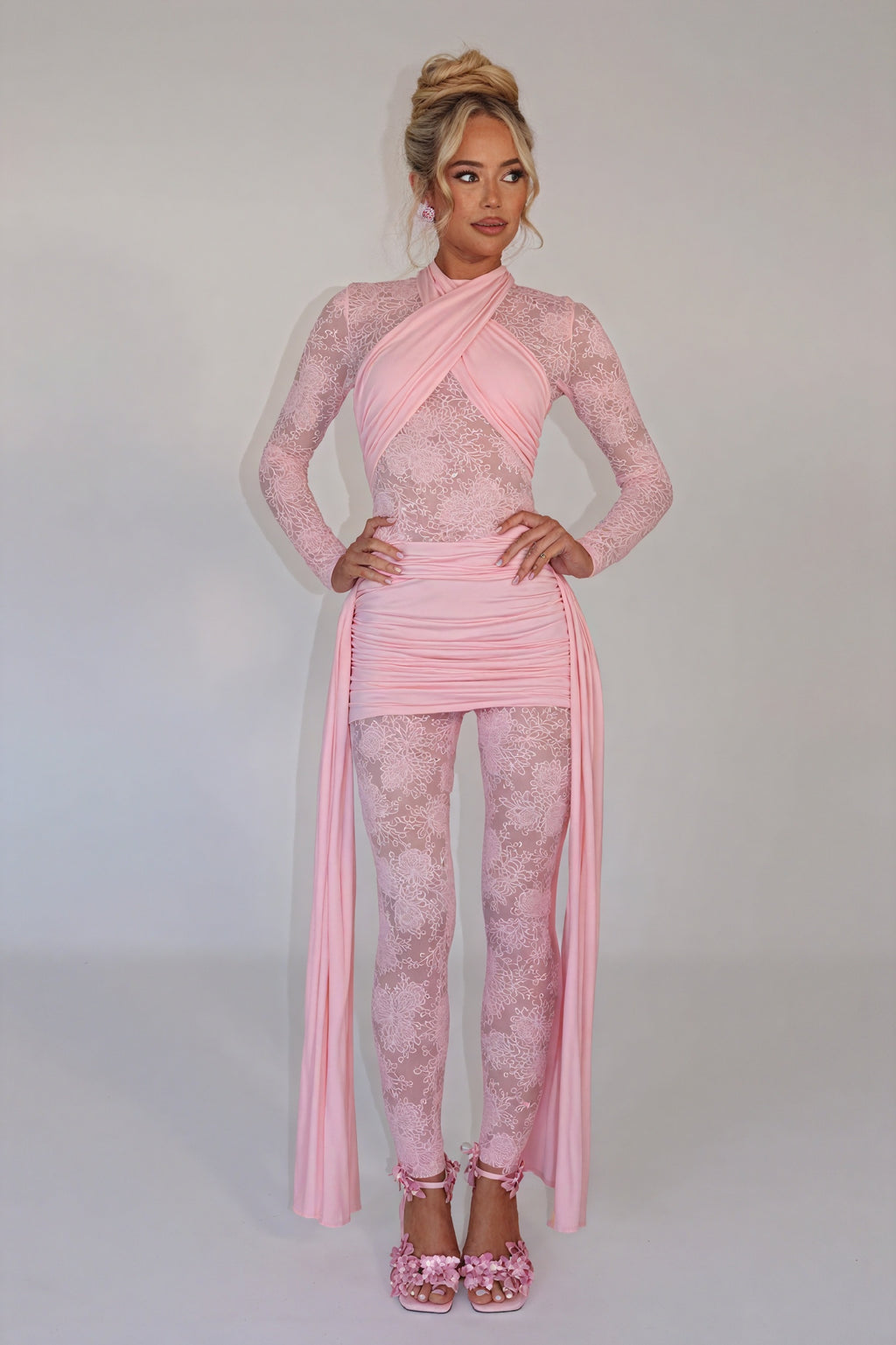 Abito Scultura con Dettagli in Tulle