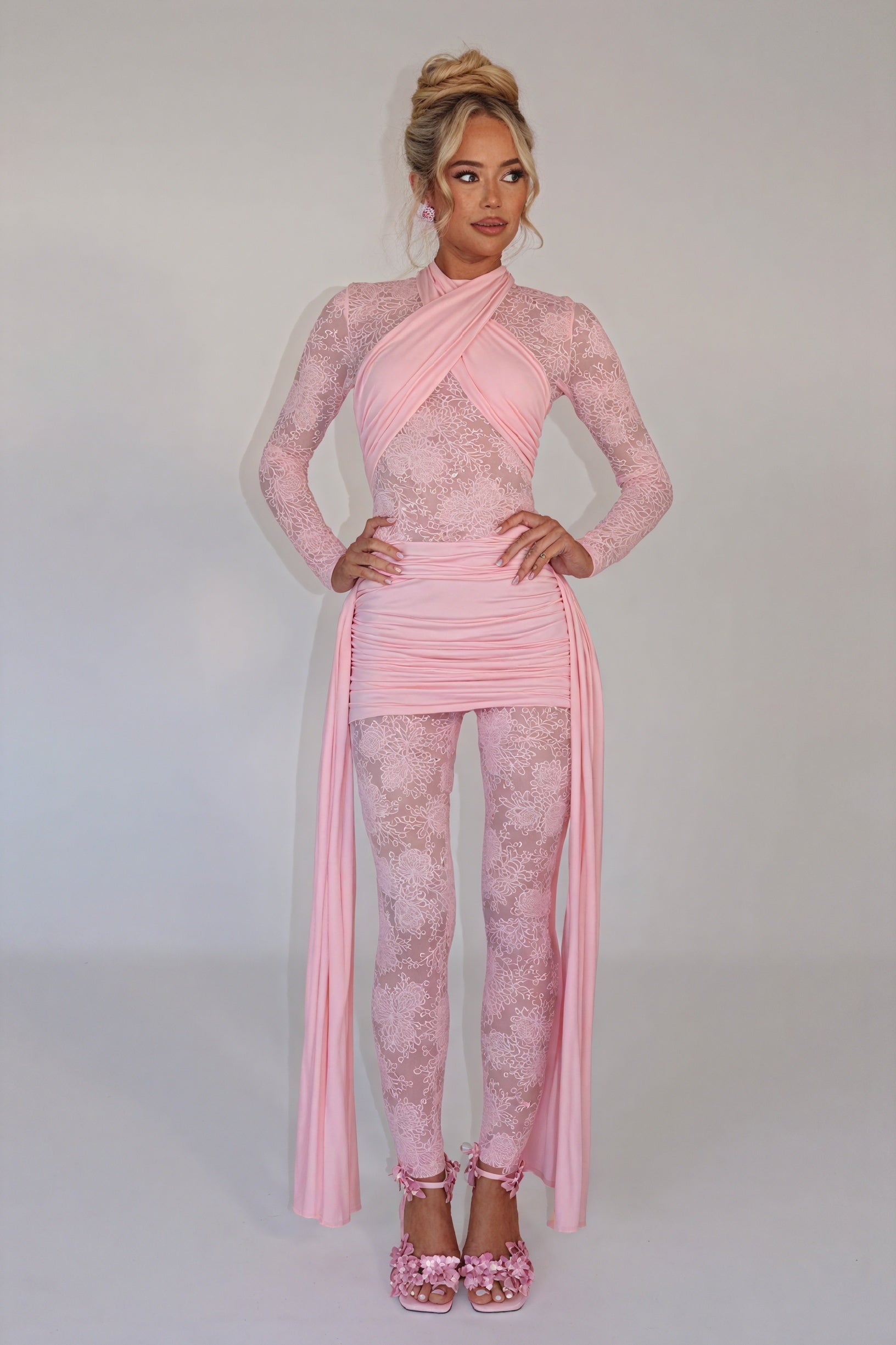 Abito Scultura con Dettagli in Tulle