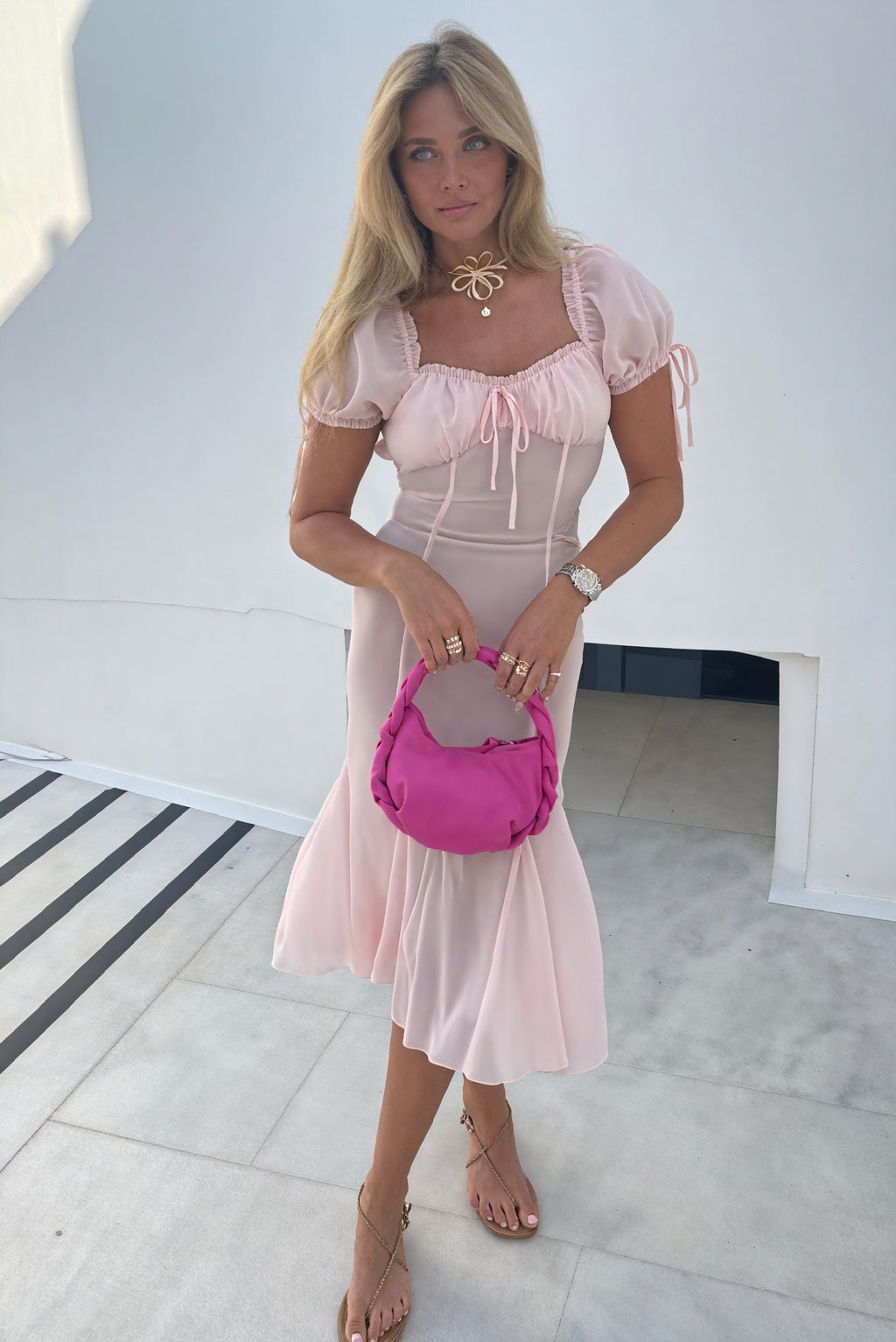 Abito Midi con Dettagli Romantici