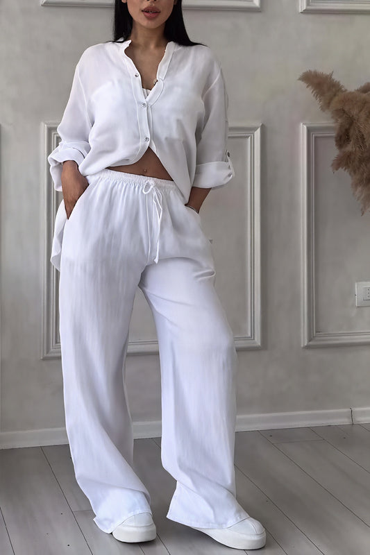 Completo Minimalista: Eleganza Disinvolta e Versatile