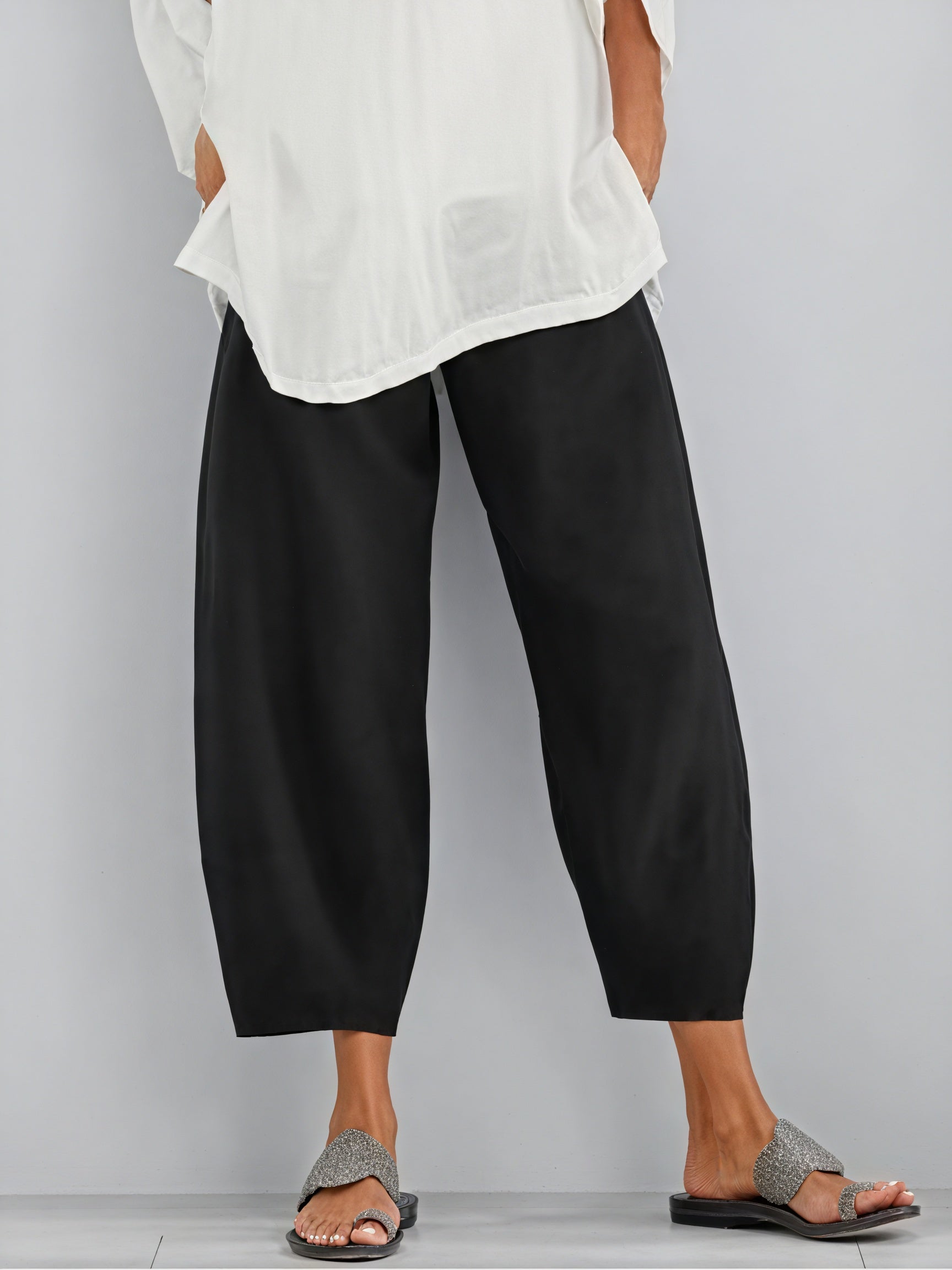 Pantaloni ampi: libertà di movimento e stile
