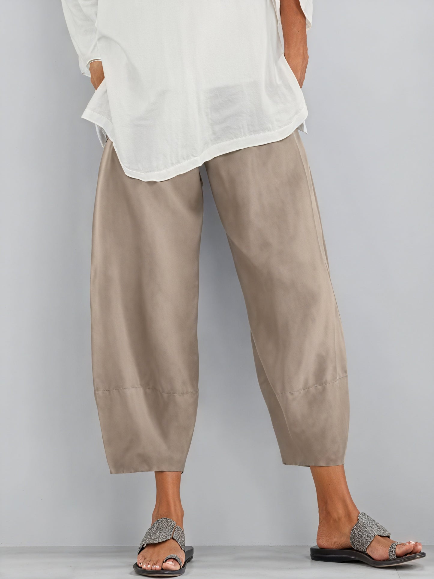 Pantaloni ampi: libertà di movimento e stile