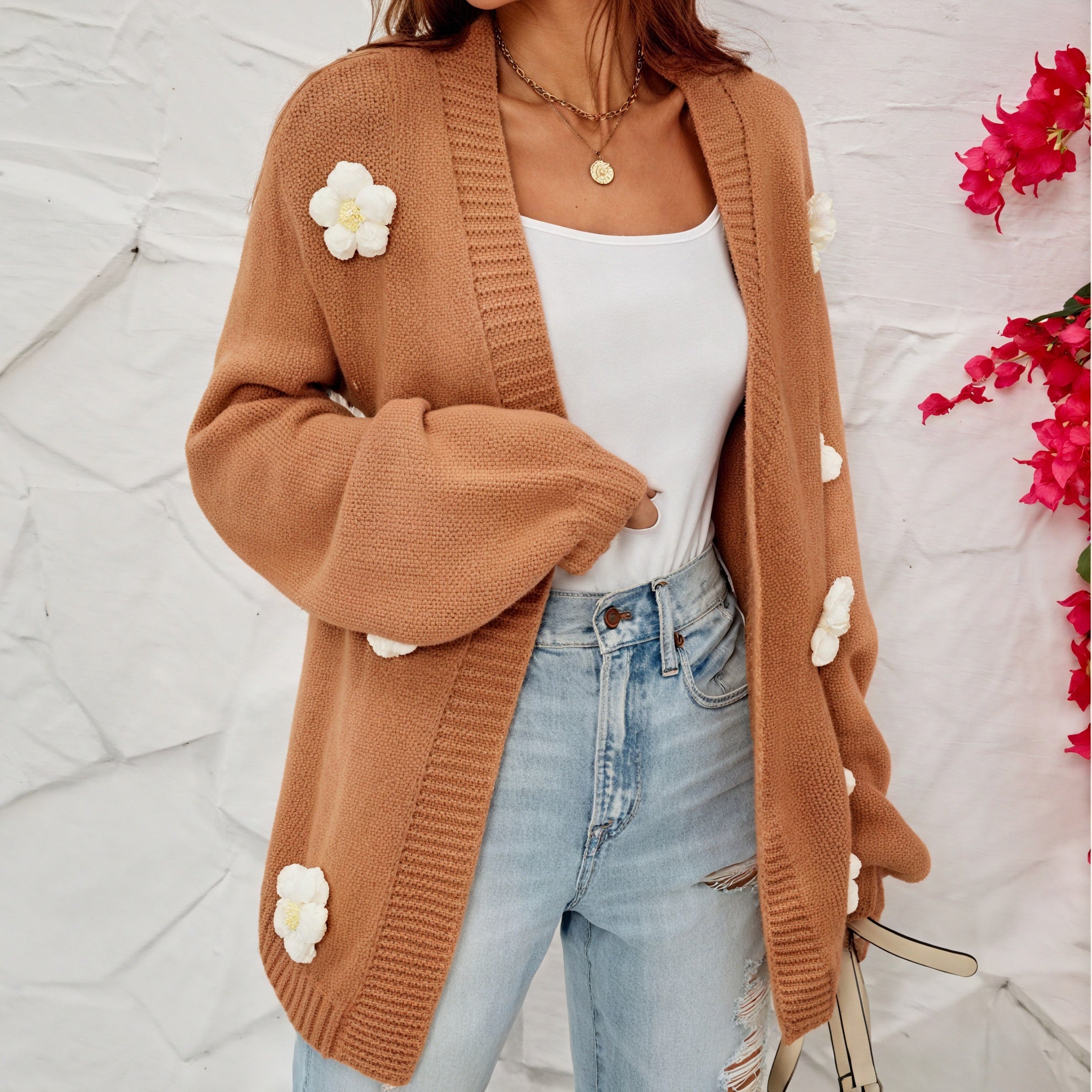 Cardigan con Dettagli Floreali