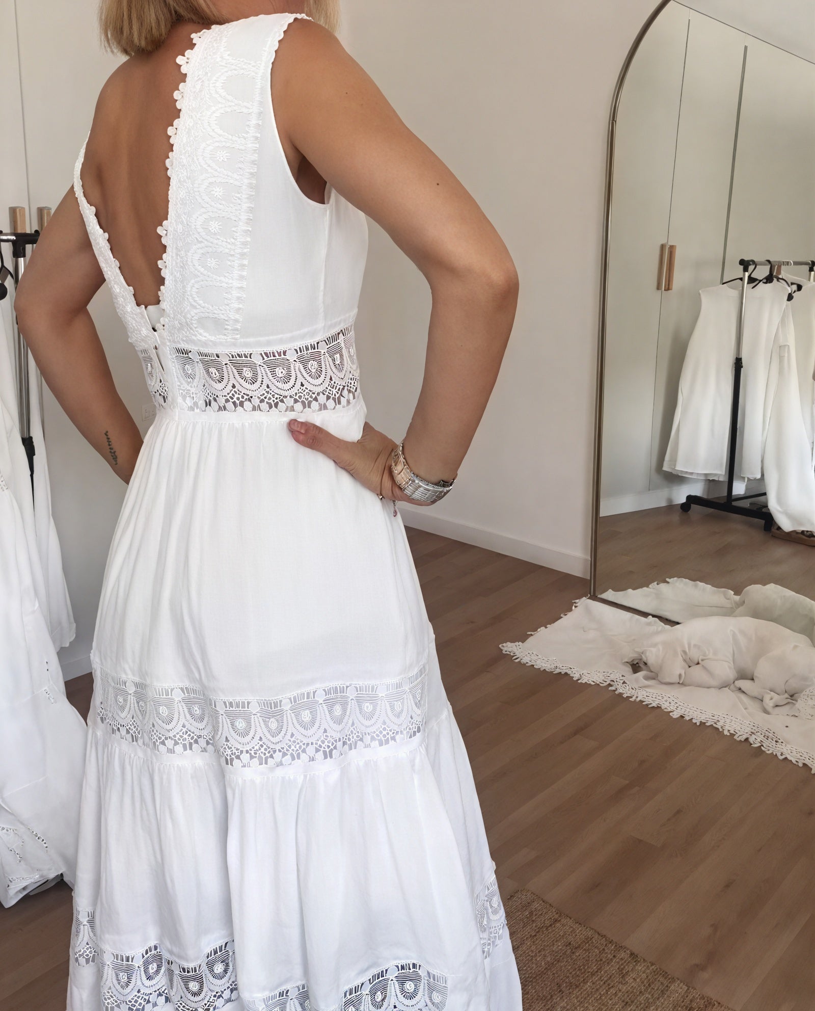 Abito Maxi con Dettagli in Pizzo