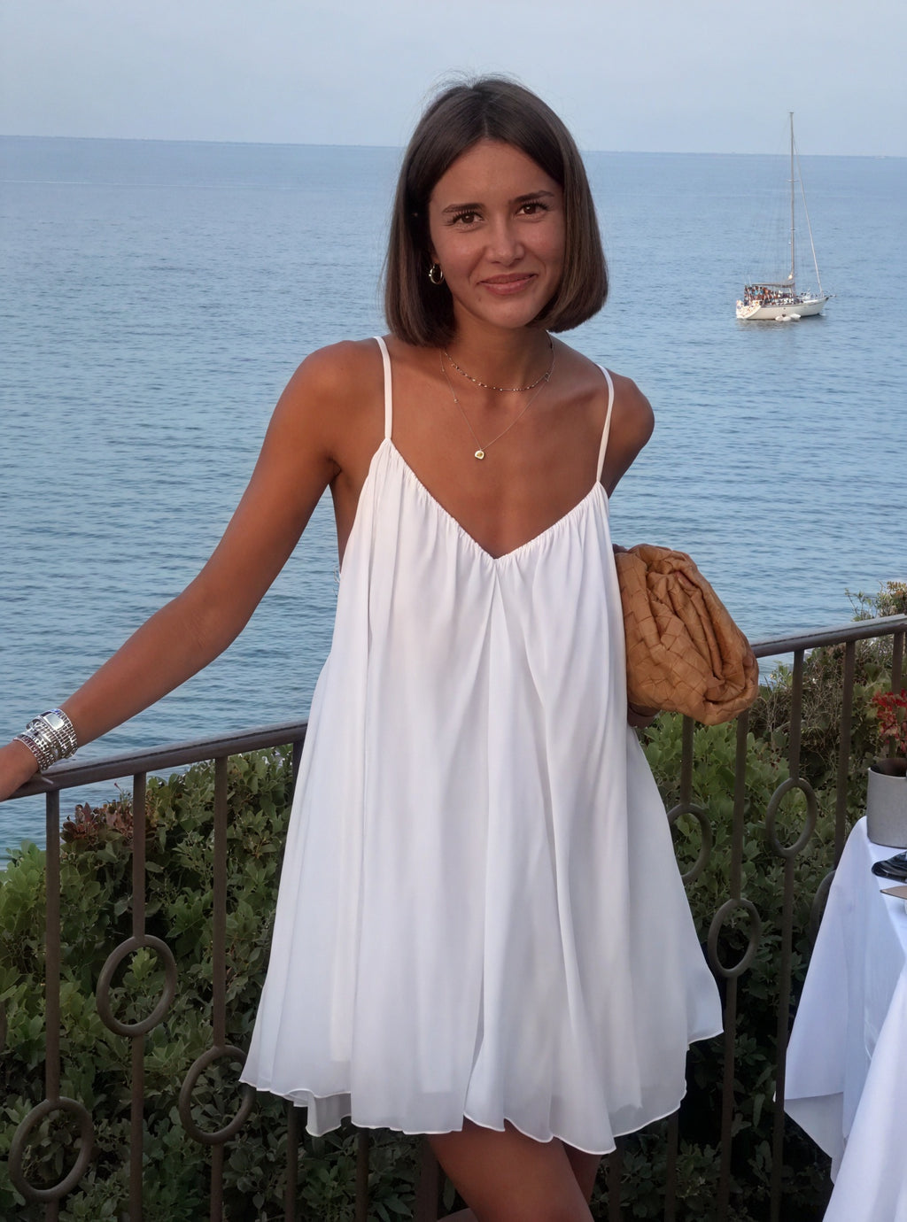 Abito Donna Fluido con Spalline Sottili e Scollo a V per Estate Elegante e Clima Caldo-81491-9eb7f869-9eae-416a-bb58-9b2f95115927