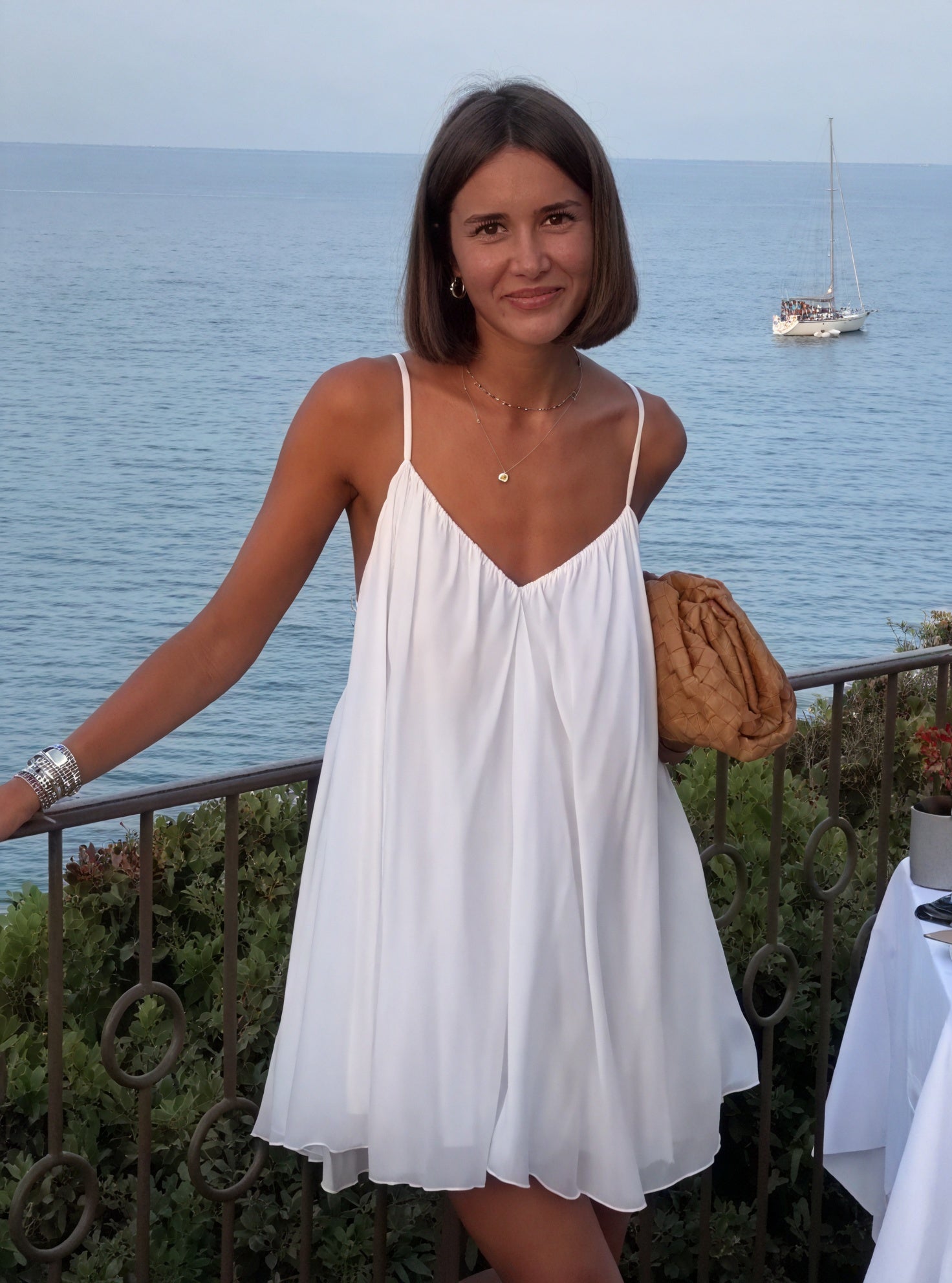 Abito Donna Fluido con Spalline Sottili e Scollo a V per Estate Elegante e Clima Caldo-81491-9eb7f869-9eae-416a-bb58-9b2f95115927