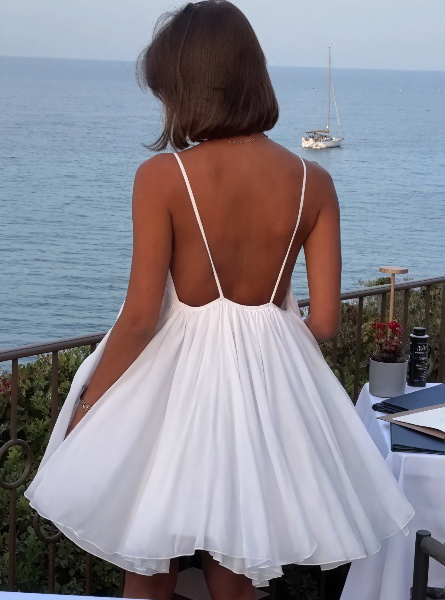 Abito Donna Fluido con Spalline Sottili e Scollo a V per Estate Elegante e Clima Caldo-81491-ad65e66b-9a14-4234-8ddb-8e1f05a61609