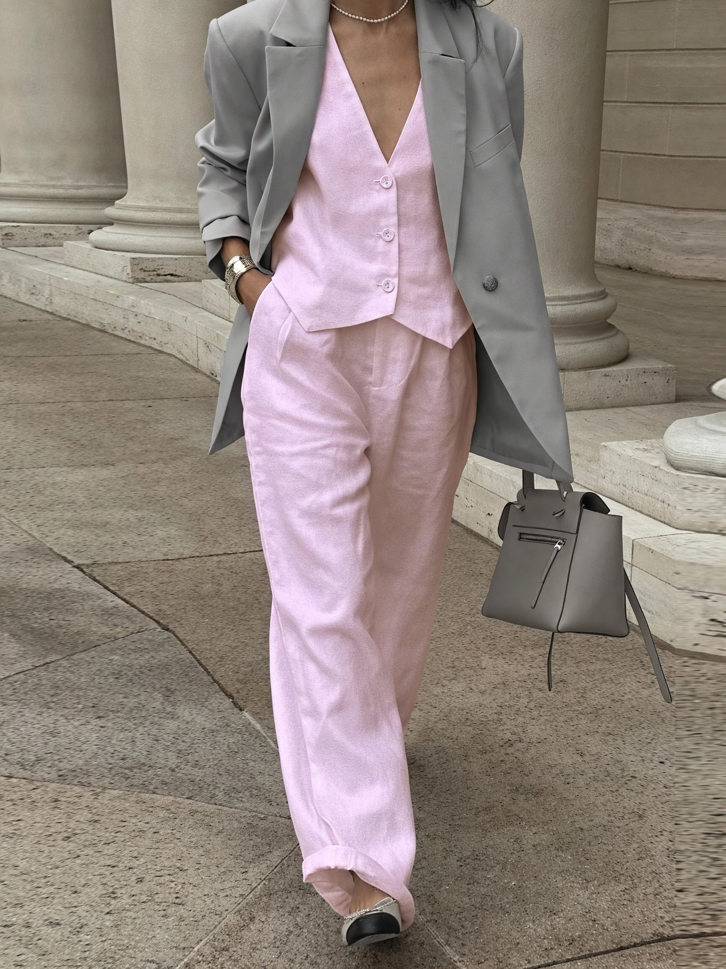 Completo Raffinato: Gilet e Pantaloni per un Look Impeccabile