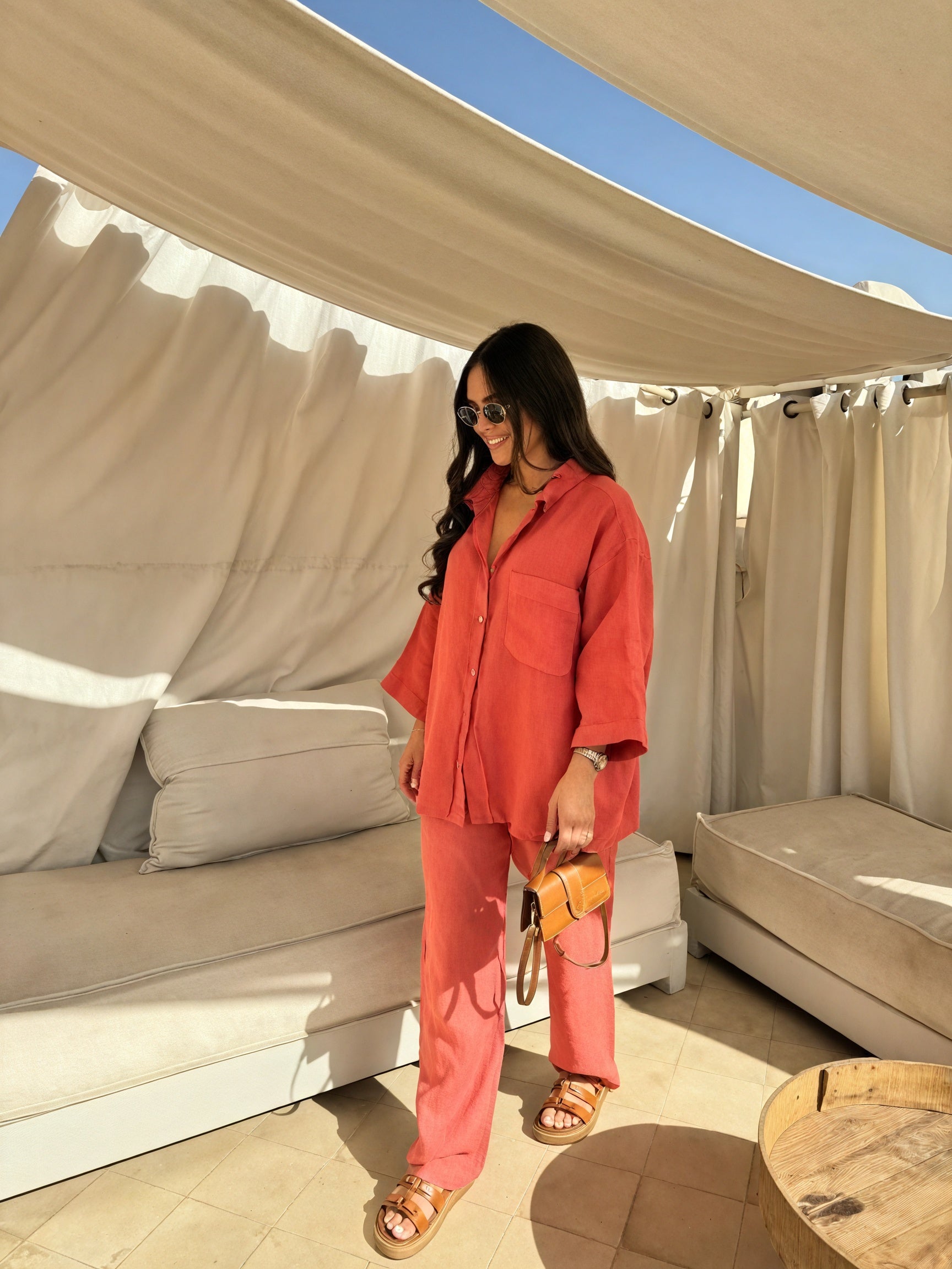 Completo due pezzi donna lino – Camicia bottoni e pantaloni morbidi, vestibilità rilassata-82126-86dcf713-bbfc-4060-97c8-345b3baadf04