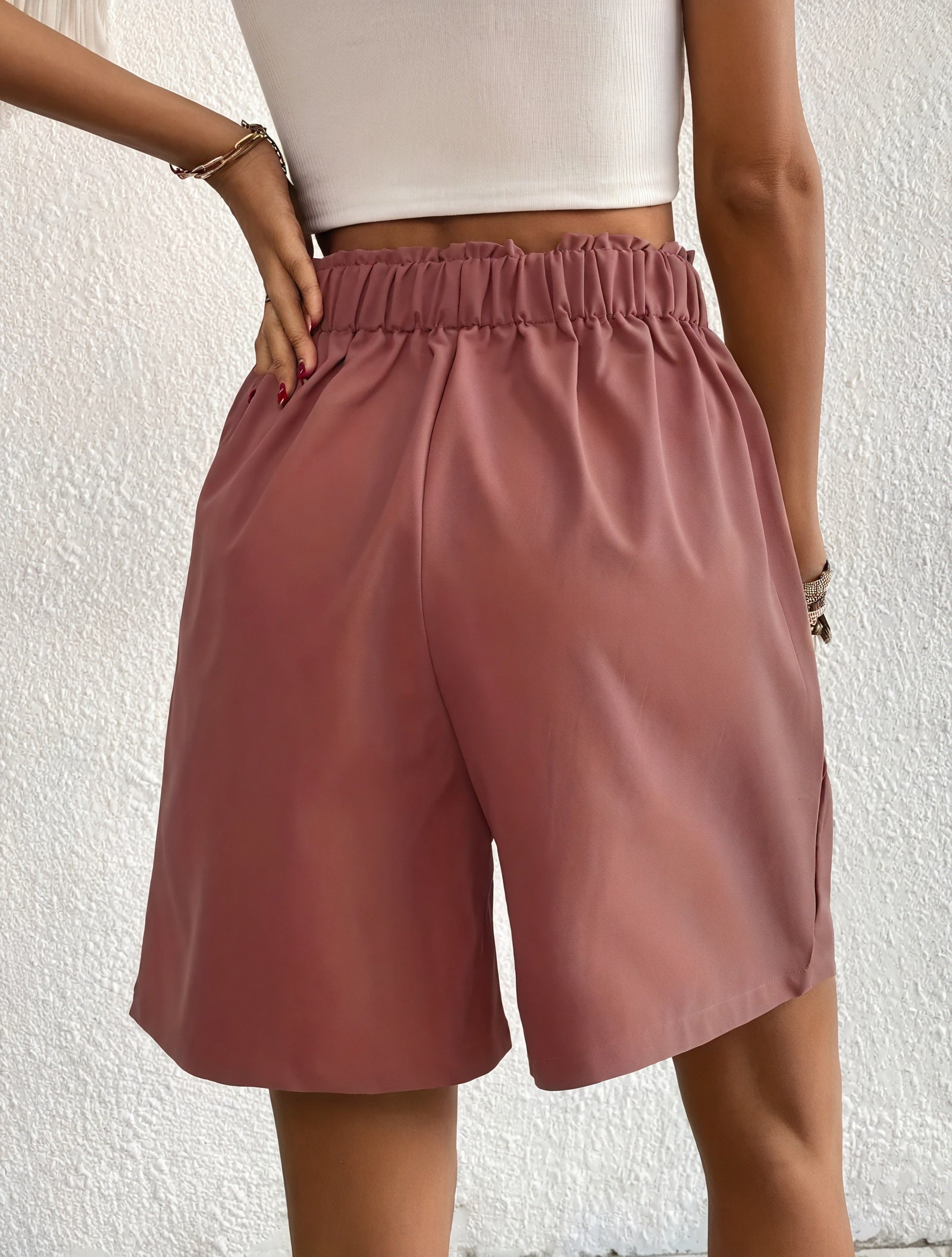 Shorts a Vita Alta con Dettagli Sartoriali