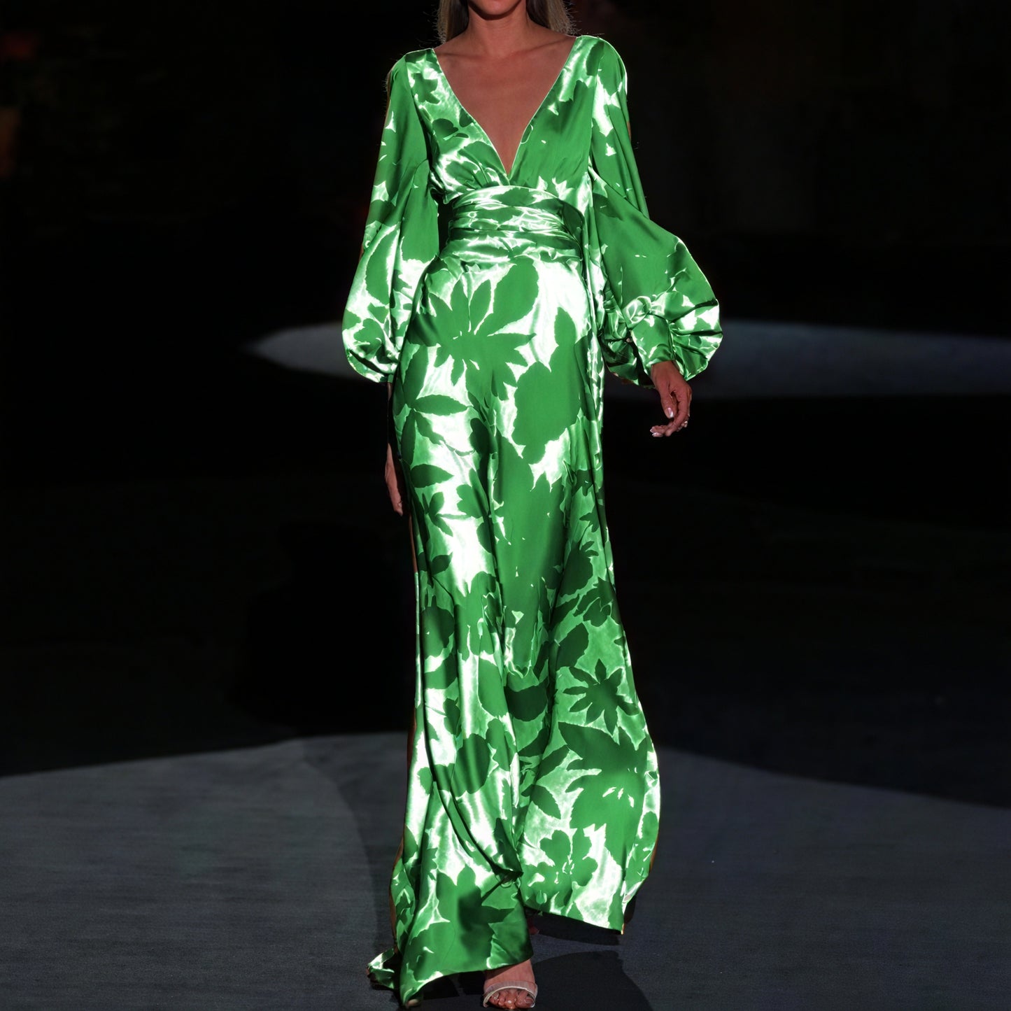 Felicia | Elegant Flowy Midi Dress for Everyday and Evening Wear - Image 4