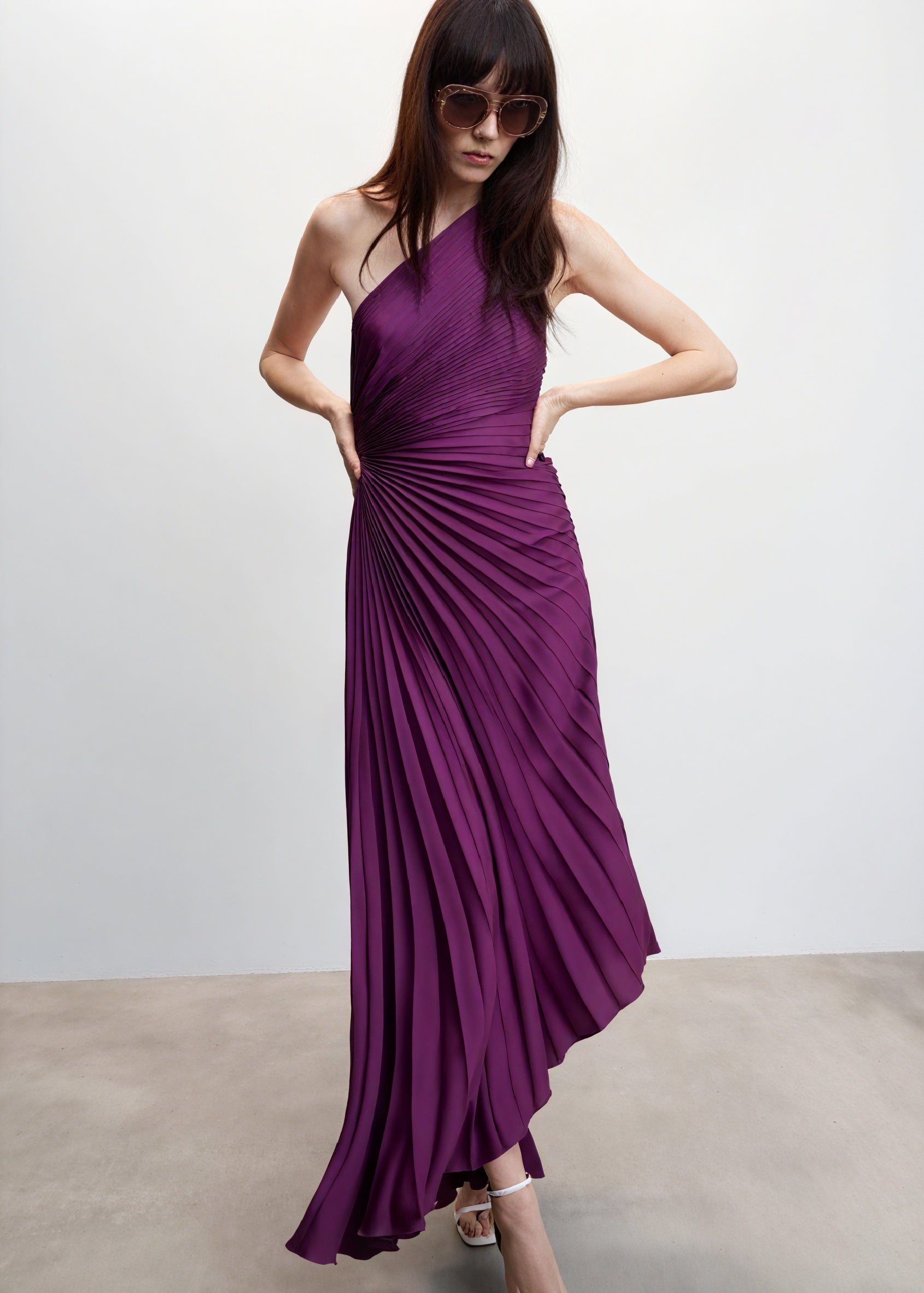 Abito Monospalla Plissettato Donna – Orlo Asimmetrico, Elegante-83236-7848a536-1b43-4eff-9e1c-8d3b98e1f917